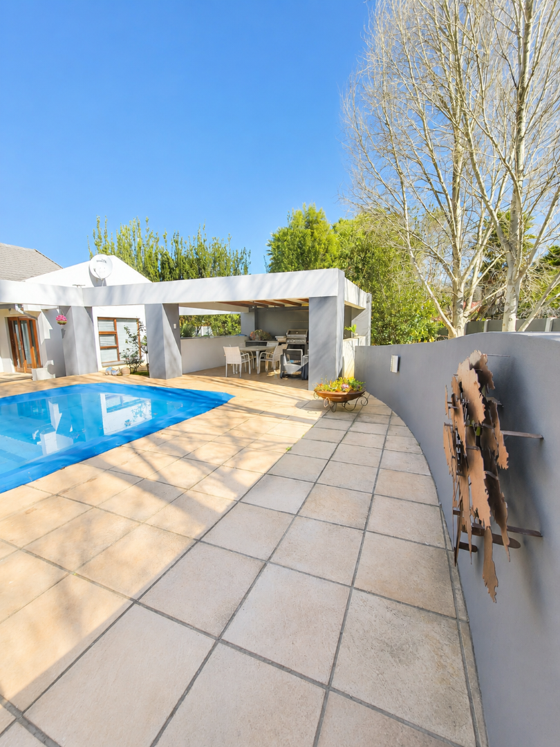 4 Bedroom Property for Sale in Flamwood North West